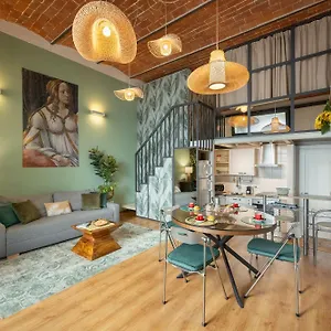  Appartamento Via Cimabue 8b - Charming - Metropolitan Loft In - 20 Minute Walk To Center - Excellent Base For Exploring - Less Than 5 Minute Walk To The Supermarket - Amazing Bakery On The Corner
